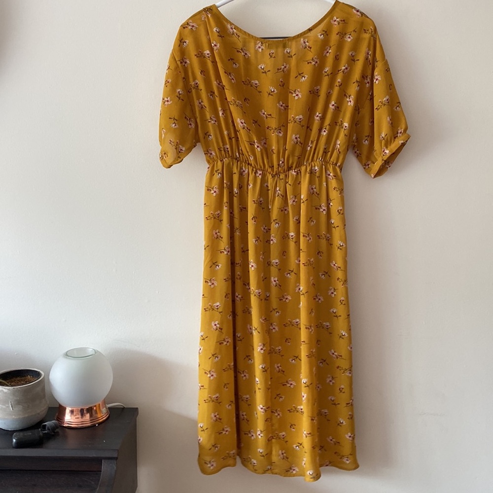 Dress - Picture 4 of 4